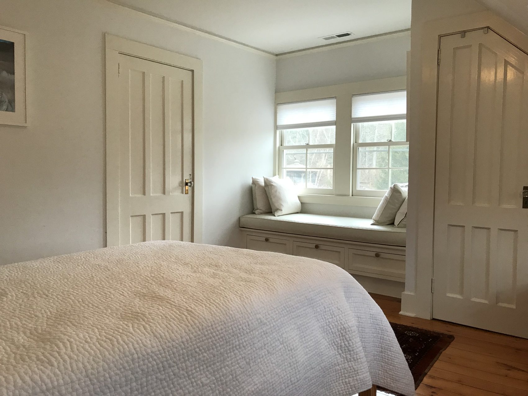 Bedroom with window seat